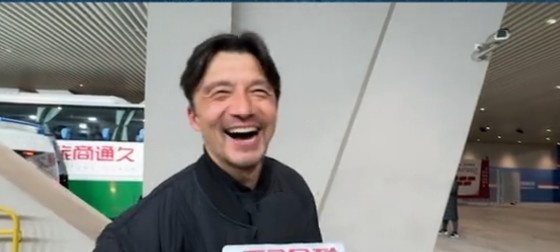 帶孩子和帶球隊(duì)哪個更累？謝暉笑言：都累，但帶孩子更累