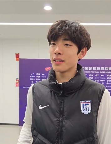 國青歸來上演中超首秀，朱鵬宇：感覺很好，場上大哥們很支持我