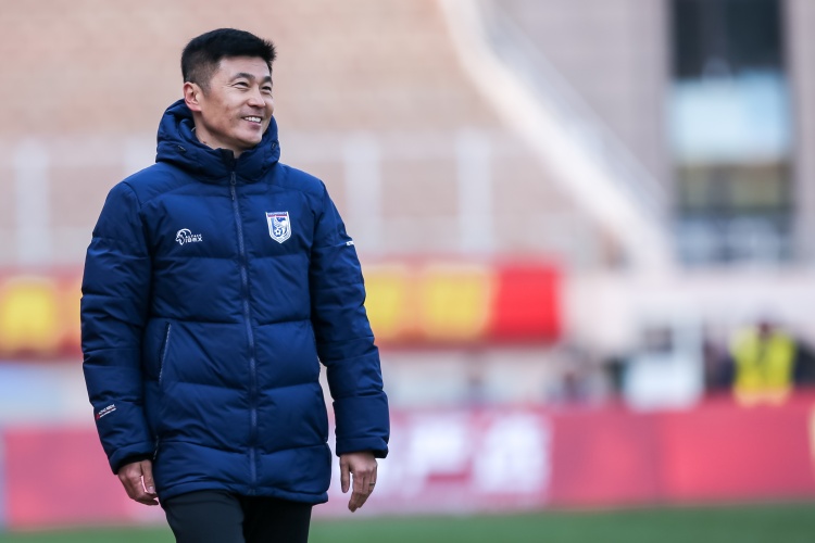 足球報：英博首發(fā)陣容幾乎換了一支球隊，主打高位逼搶強調(diào)奔跑
