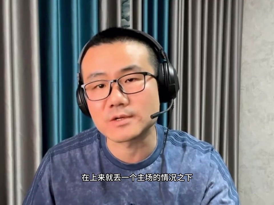 蘇群：湖人每個(gè)人都在做犧牲 尤其是詹姆斯 蹲底角打無(wú)球